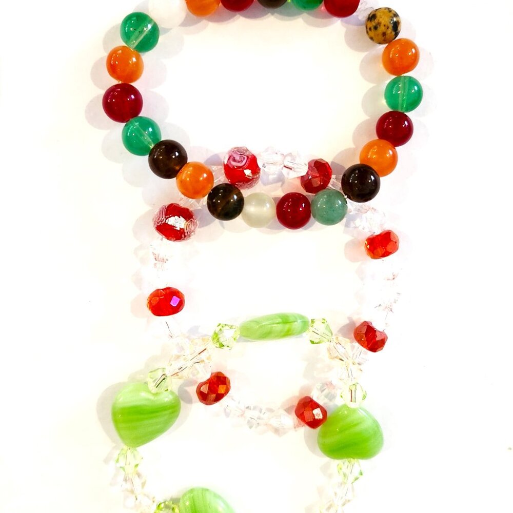 Lot of 3 bracelets NEW Hand Made 7" red green mixed Discount Shipping